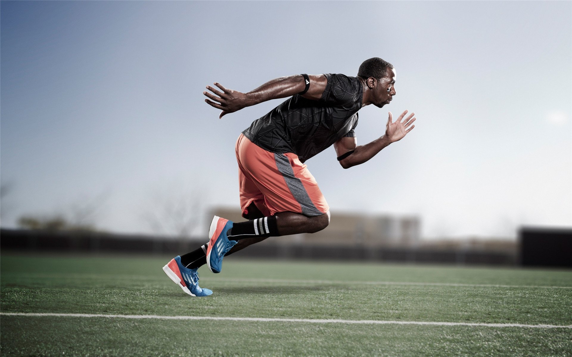 后腰位置成为防守与组织枢纽，后腰是防守型中场吗